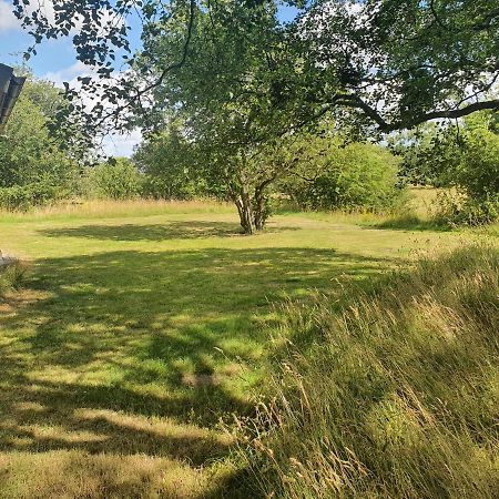 Villa Skogsbaeckens Stugby Ab Tomelilla Exterior foto