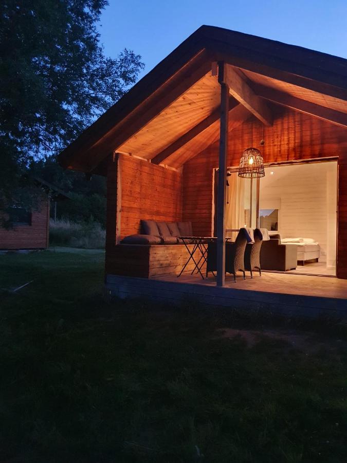 Villa Skogsbaeckens Stugby Ab Tomelilla Exterior foto