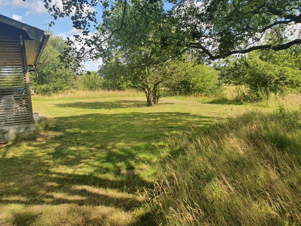 Villa Skogsbaeckens Stugby Ab Tomelilla Exterior foto